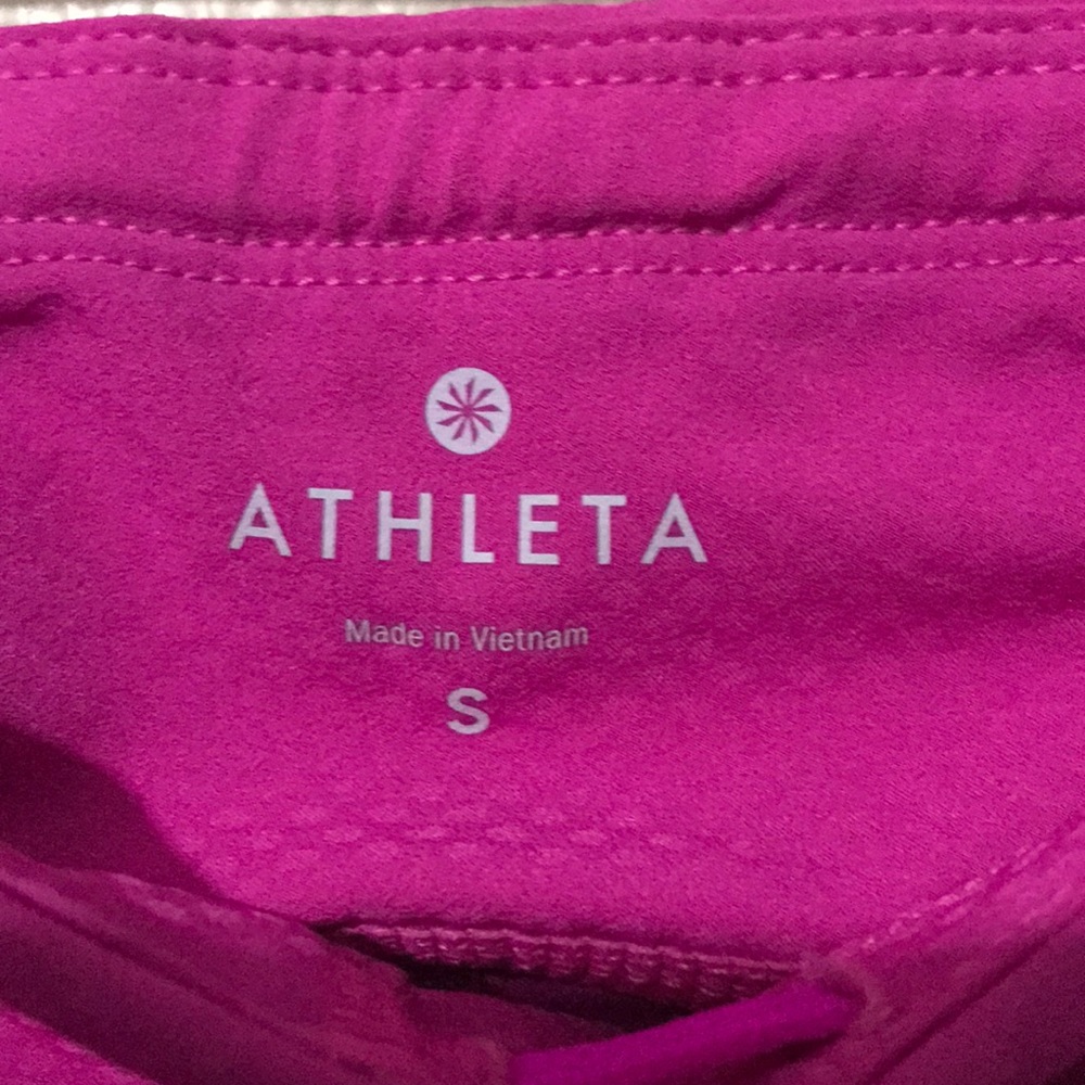 Athleta cropped leggings NWOT - Picture 3 of 3